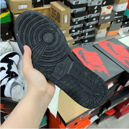 Air Jordan 1 Retro High OG Panda