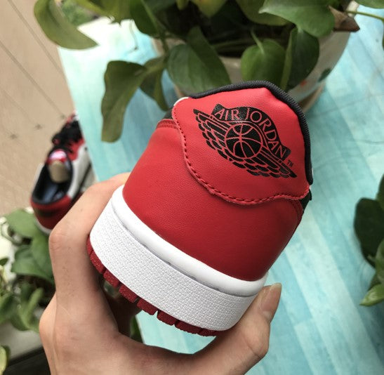 Air Jordan 1 Low OG Chicago