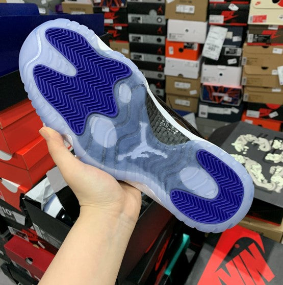 Air Jordan 11 Space Jam