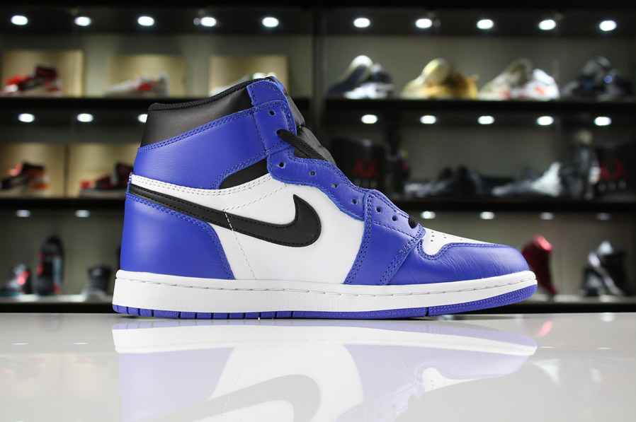Air Jordan 1 Retro High Blue Black