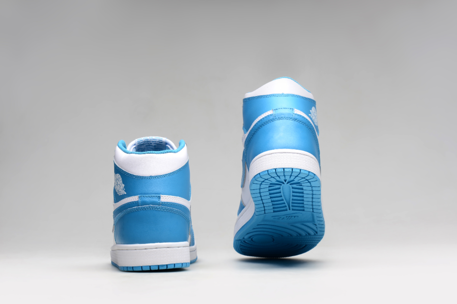 Air Jordan 1 Retro High OG UNC White Powder Blue