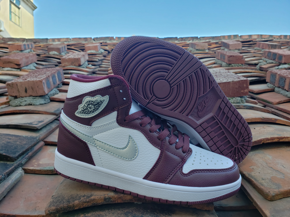 Air Jordan 1 Retro High OG Bordeaux