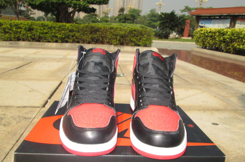 Air Jordan 1 Retro High The Return Bred Black-Gym Red