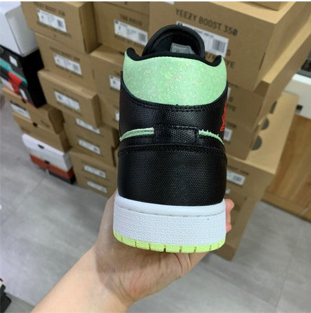 Air Jordan 1 Mid SE Black And Green