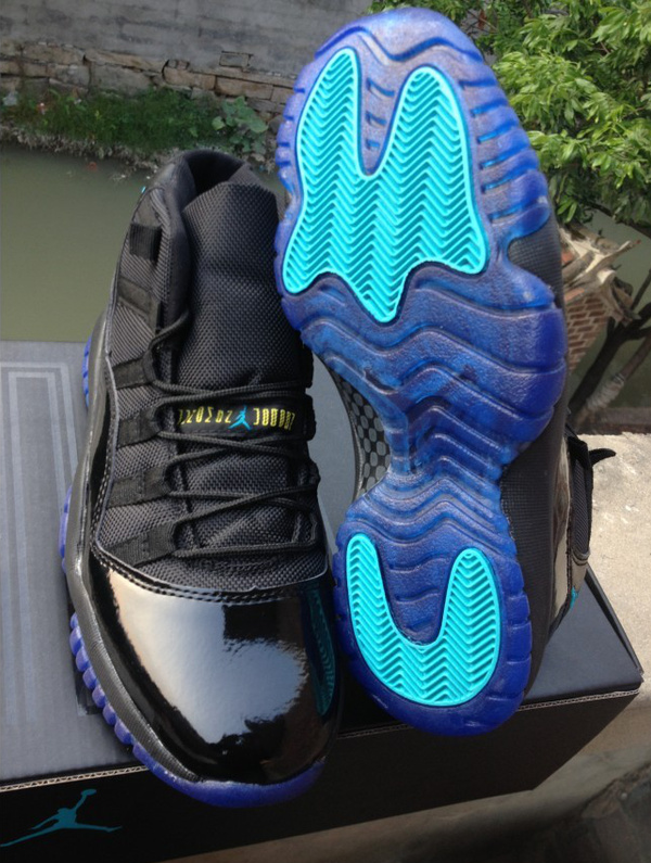 Air Jordan 11 Gamma Blue Version Christmas