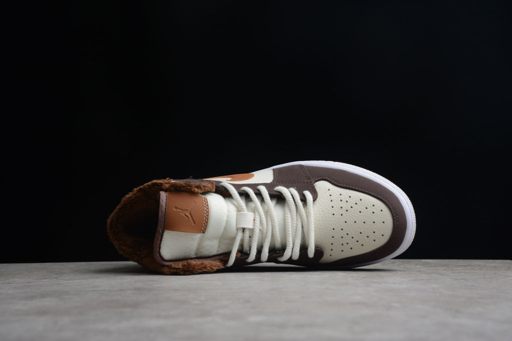 Air Jordan 1 Mid SE Cream Dark Chocolate