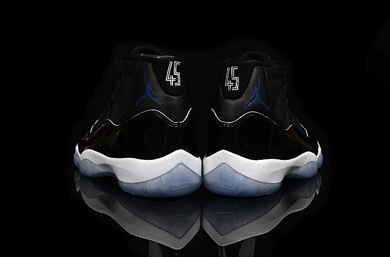 Air Jordan 11 Space Jam