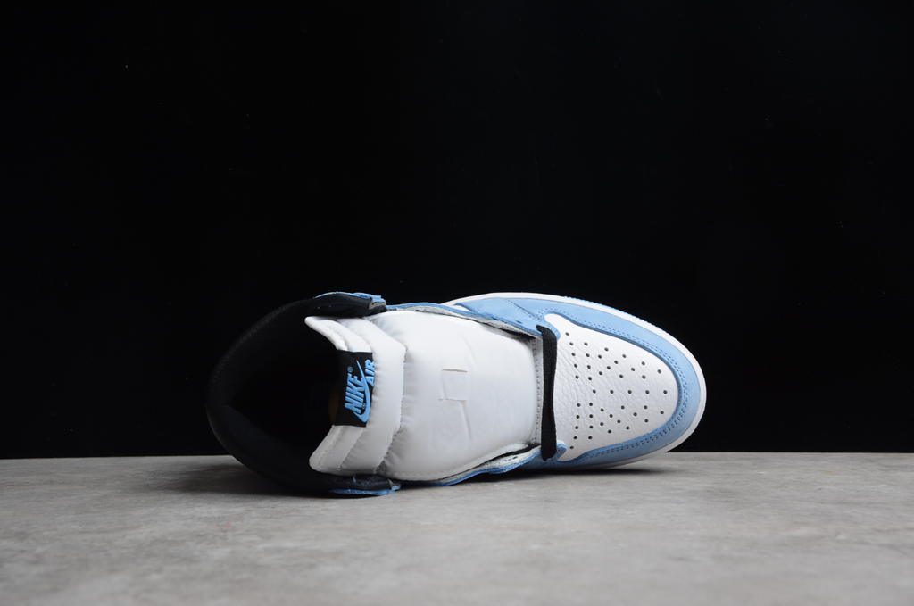 Air Jordan 1 Retro High OG University Blue