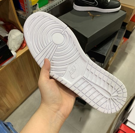 Air Jordan 1 Mid Black And White Oreo