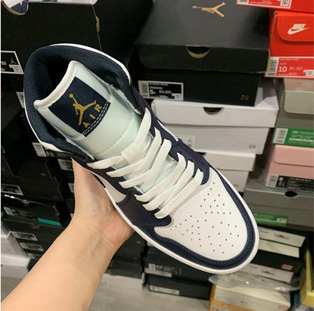 Air Jordan 1 Mid Obsidian