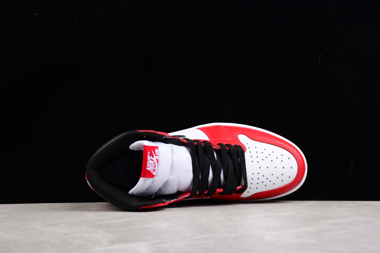 Air Jordan 1 Retro High OG 'Chicago'