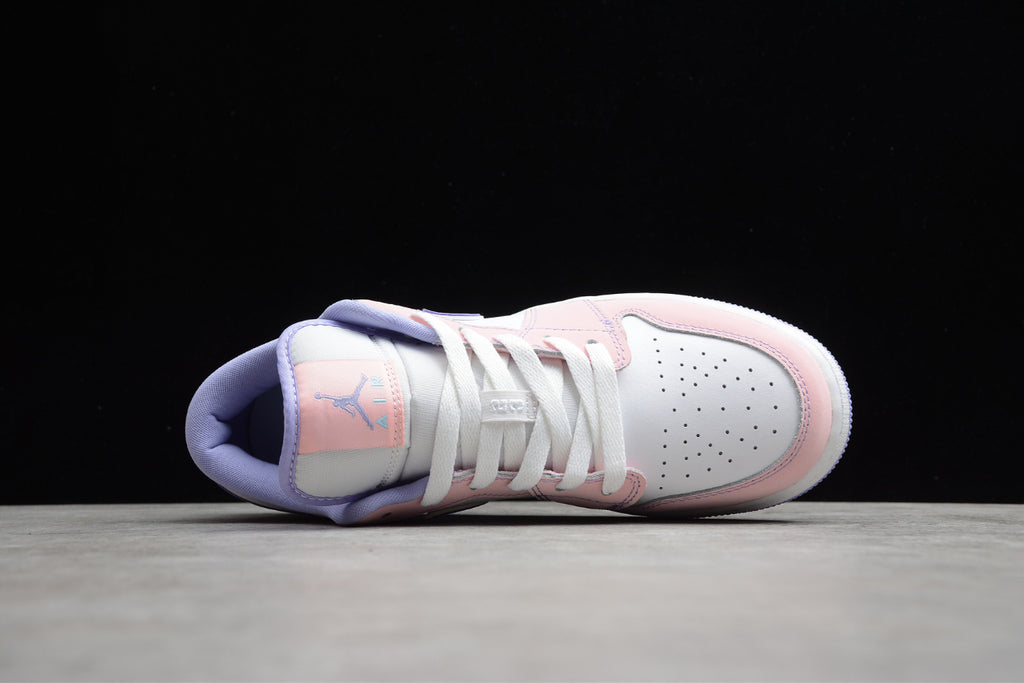 Air Jordan 1 Low SE Arctic Punch
