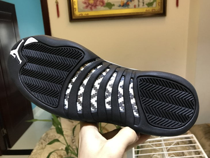 Air Jordan 12 Michigan
