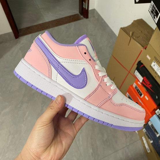 Air Jordan 1 Low SE “Arctic Punch”