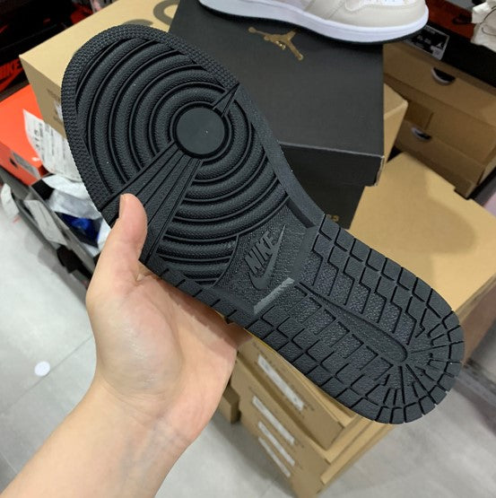 Air Jordan 1 Low “Light Orewood Brown”