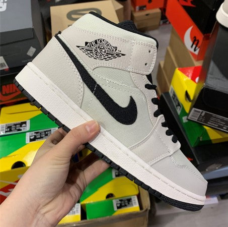 Air Jordan 1 Mid SE Light Bone