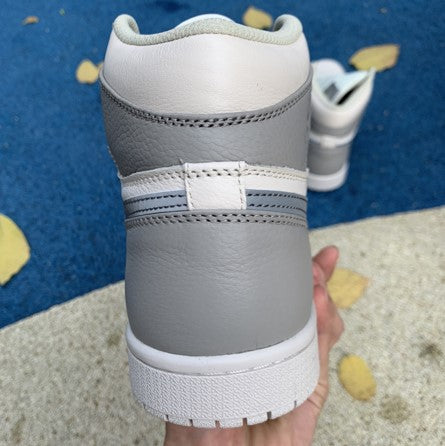 Air Jordan 1 Mid White Gray