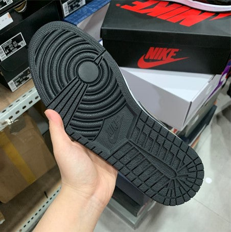 Air Jordan 1 Gold Toe