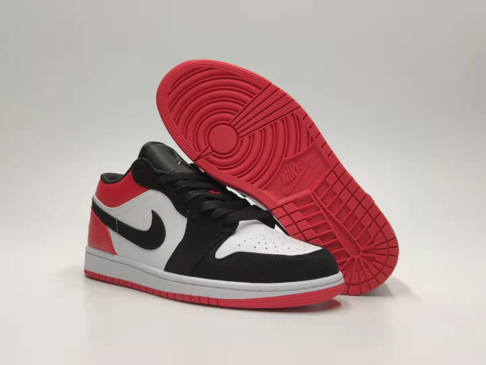 Air Jordan 1 Low Black Toe