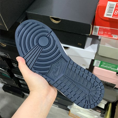 Air Jordan 1 Mid Obsidian