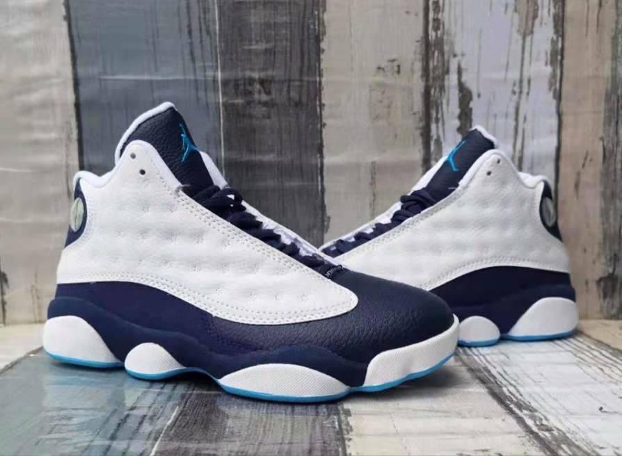 Air Jordan 13 Retro “Obsidian Powder Blue”