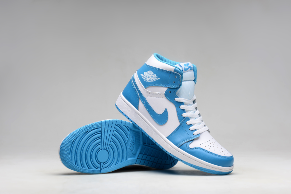 Air Jordan 1 Retro High OG UNC White Powder Blue