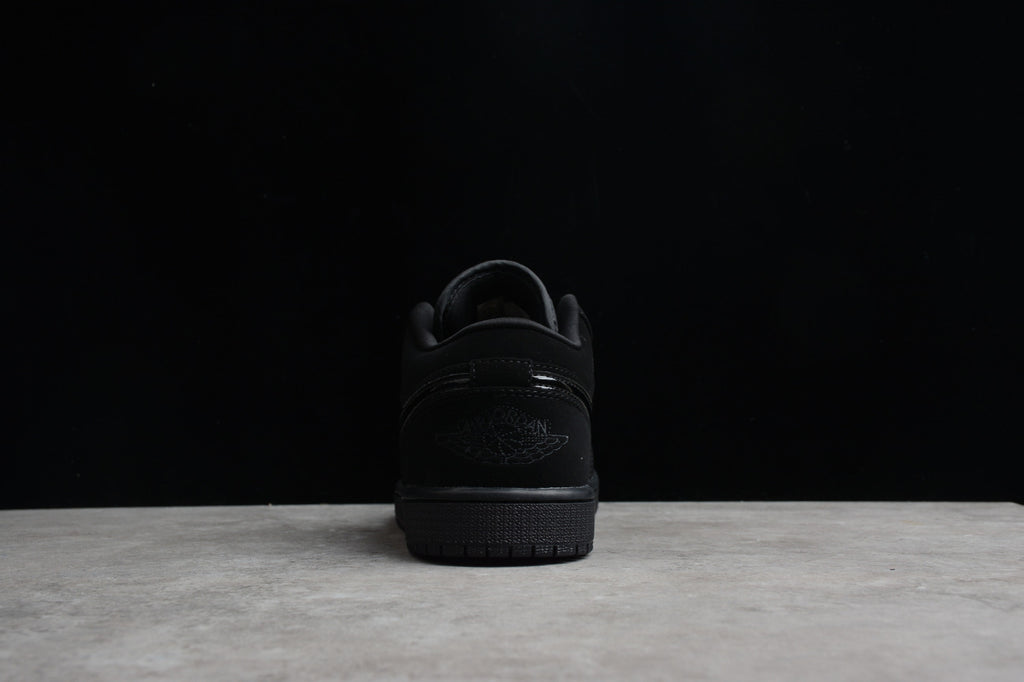 Air Jordan 1 Low Triple Black
