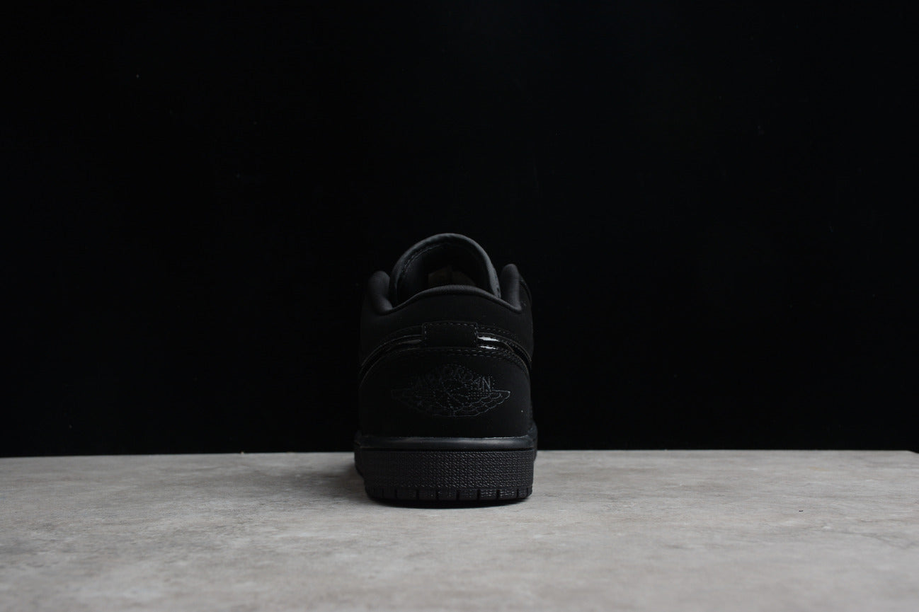 Air Jordan 1 Low Triple Black