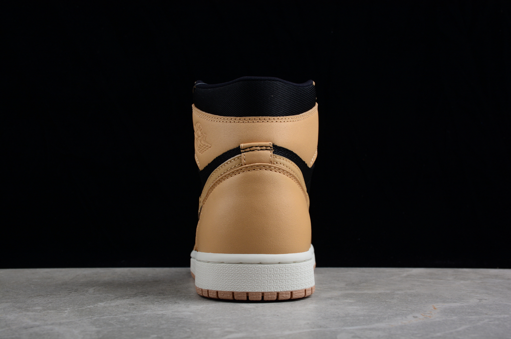 Air Jordan 1 Retro High OG Heirloom