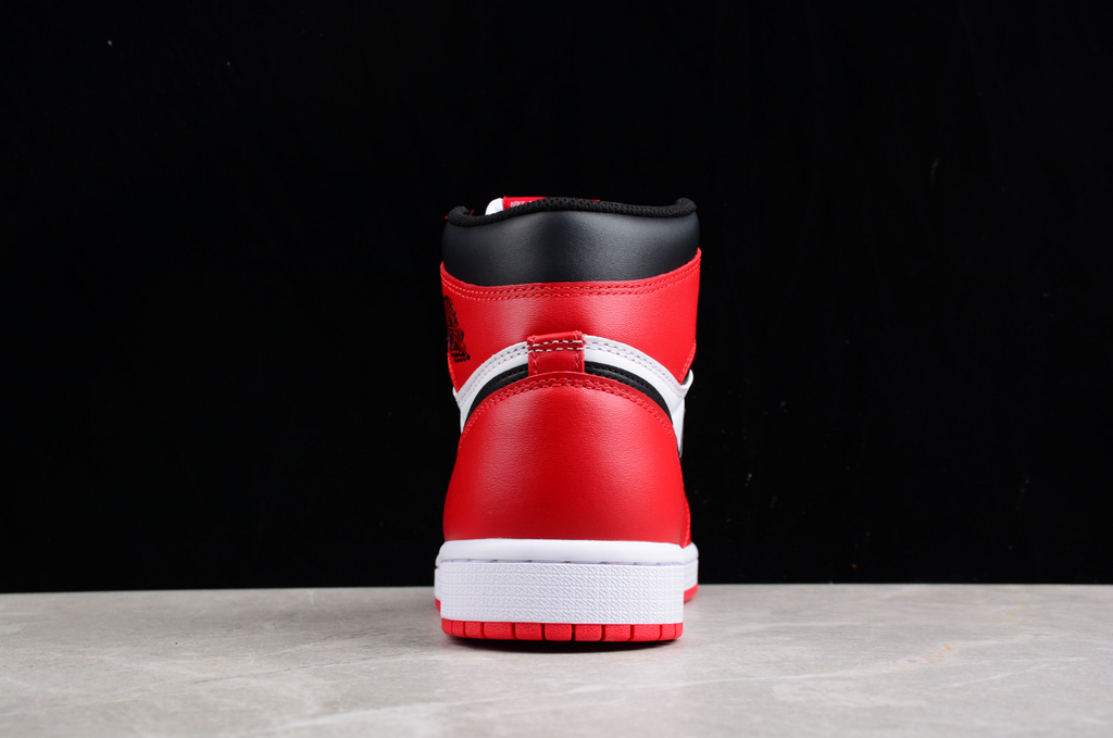 Air Jordan 1 Retro High OG 'Chicago'