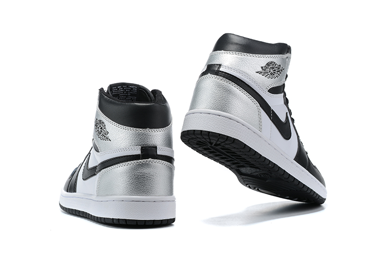 Air Jordan 1 Retro High Silver Toe