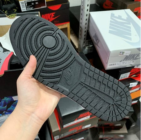 Air Jordan 1 Mid Black Grey Pink
