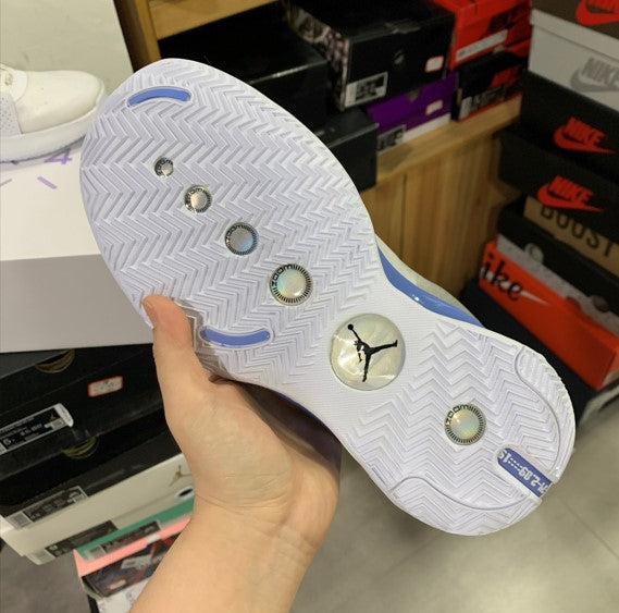 Air Jordan 34 North Carolina Blue