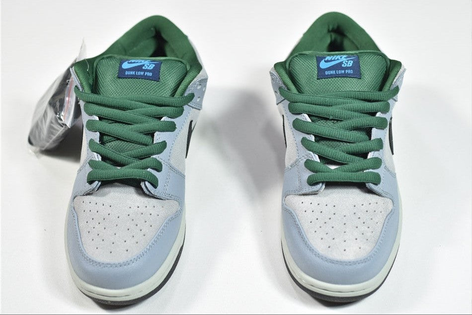 SB Dunk Low Maple Leaf Central Park Shoes Sneakers