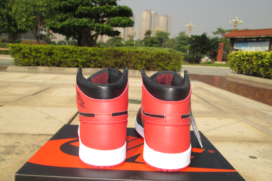 Air Jordan 1 Retro High The Return Bred Black-Gym Red