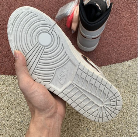 Air Jordan 1 Dunk SB Light Bone