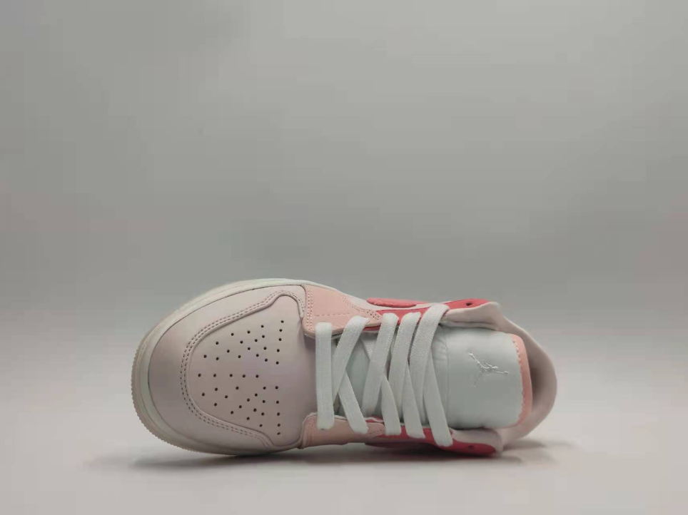 Air Jordan 1 Low Mighty Swooshers Pink