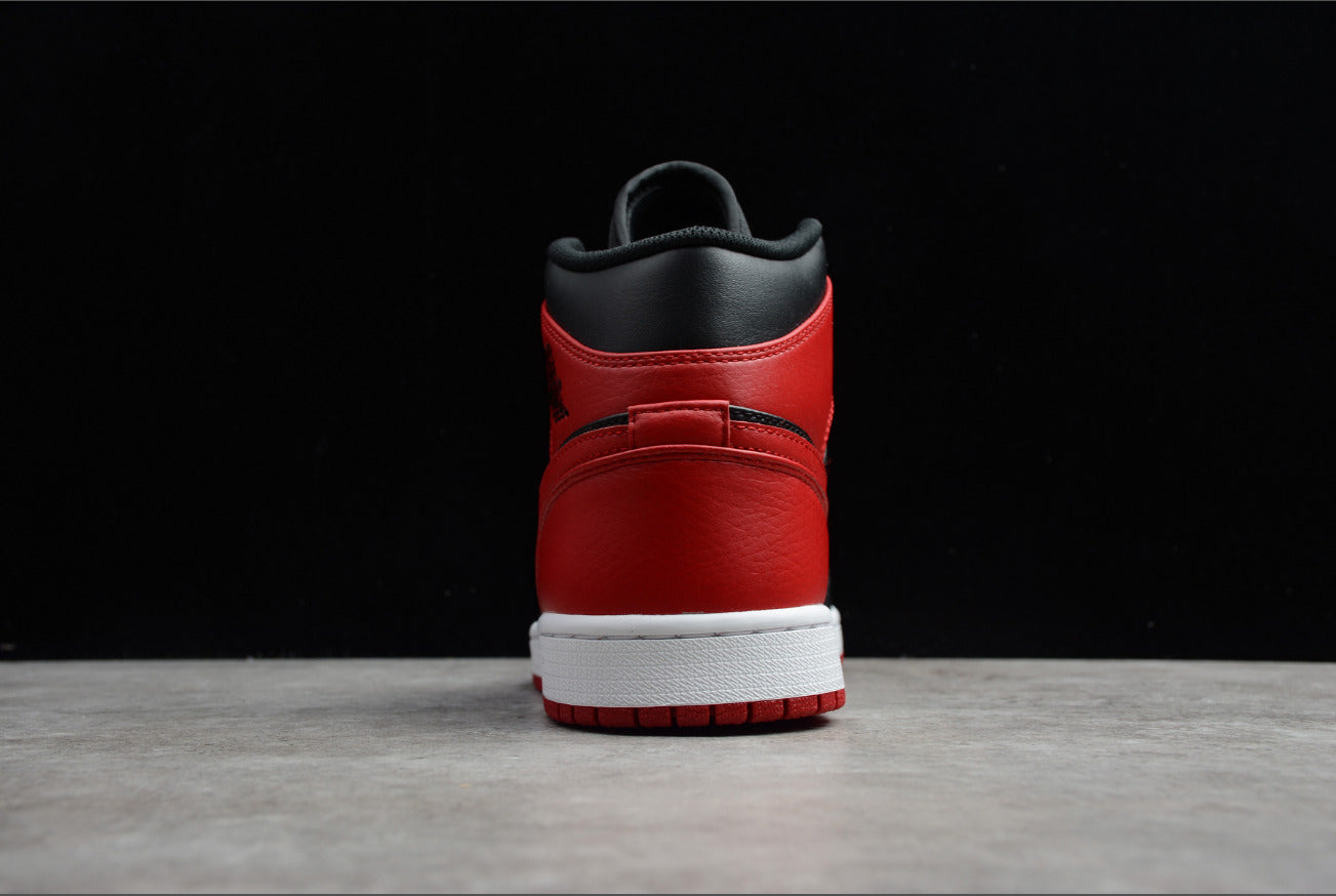 Air Jordan 1 Mid “Bred”