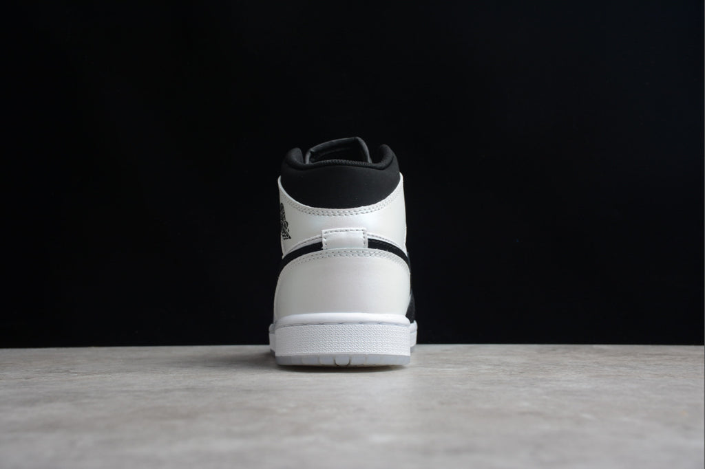 Air Jordan 1 Mid Diamond Shorts