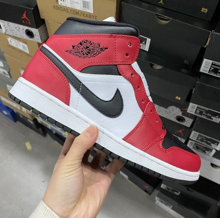 Air Jordan 1 Mid Black Red