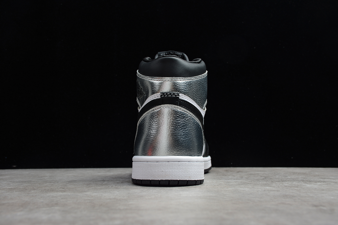 Air Jordan 1 High OG WMNS“ Silver Toe”