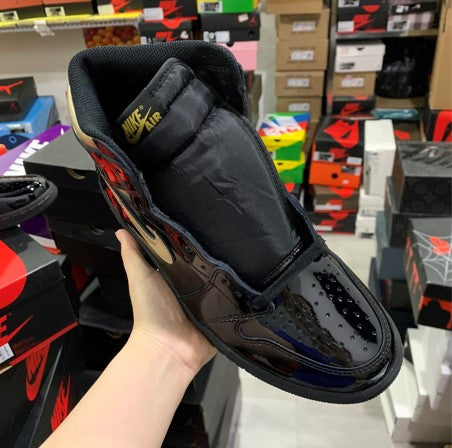 Air Jordan 1 High OG Black Metallic Gold