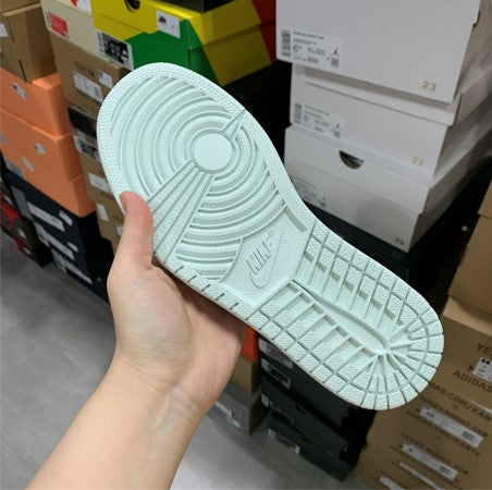 Air Jordan 1 Mid Top White Mint Spruce