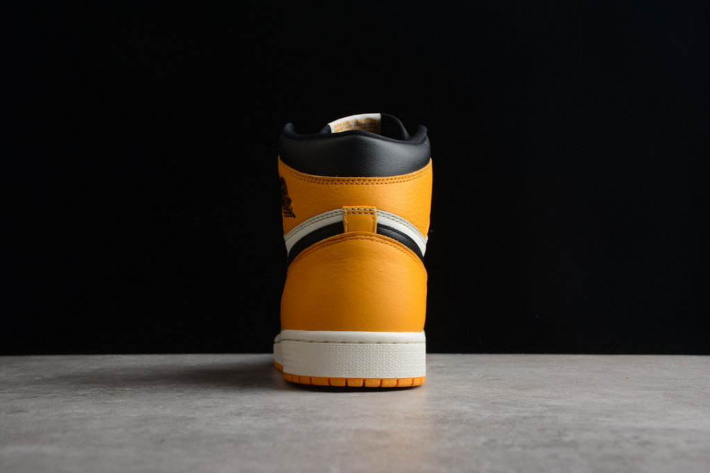 Air Jordan 1 Retro High OG Yellow Toe