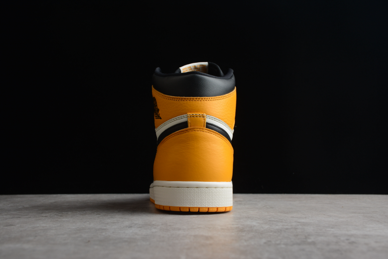 Air Jordan 1 Retro High OG Yellow Toe