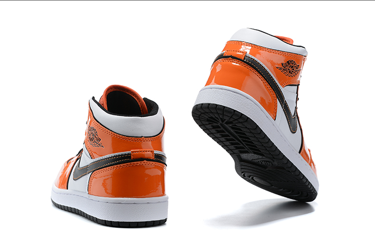 Air Jordan 1 Mid Se Turf Orange