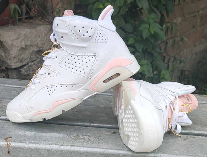 Air Jordan 6 WMNS “Gold Hoops”