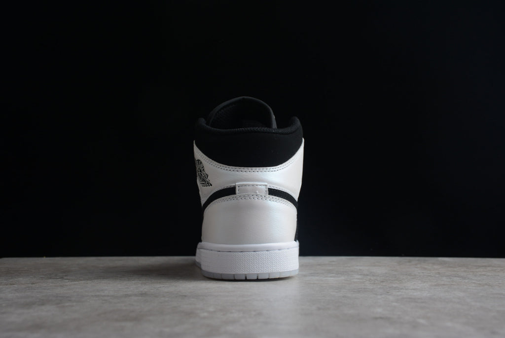Air Jordan 1 Mid Diamond Shorts
