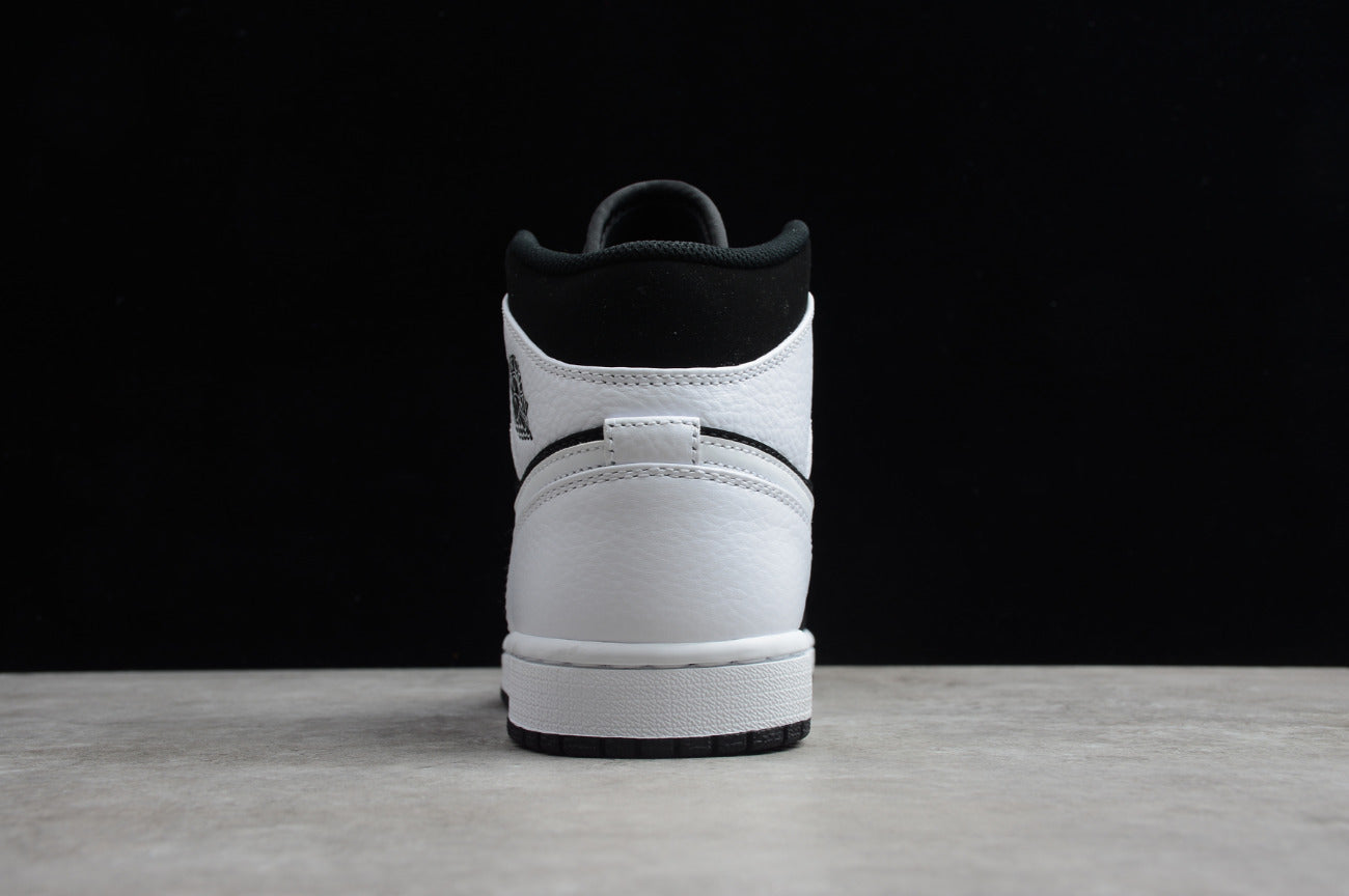 Air Jordan 1 Mid Panda