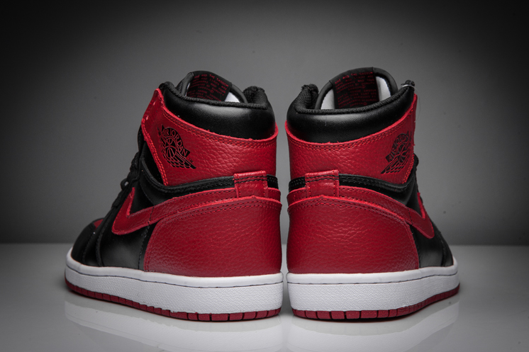 Air Jordan 1 High OG Bred